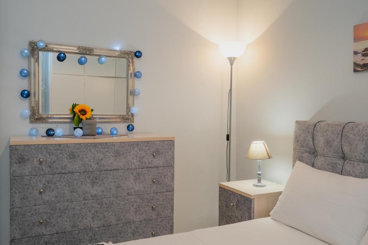 Comfy Apt Next To Metro Athene Buitenkant foto