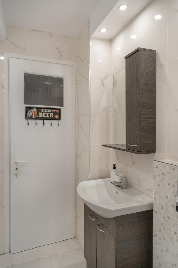 Comfy Apt Next To Metro Athene Buitenkant foto